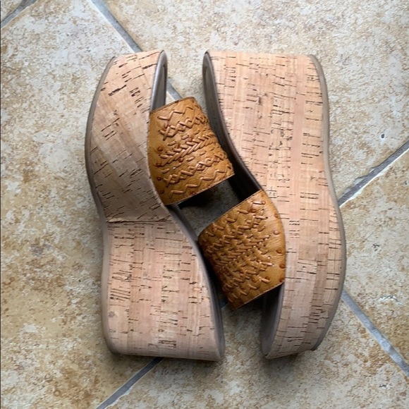 Donald Pliner Cloe Cork Wedge - Picture 5 of 5